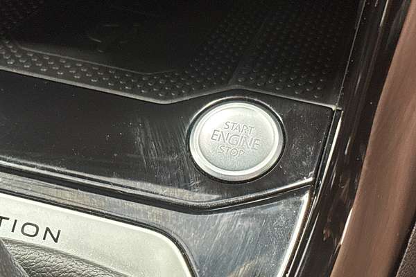 2024 Volkswagen T-Roc 140TSI R-Line D11