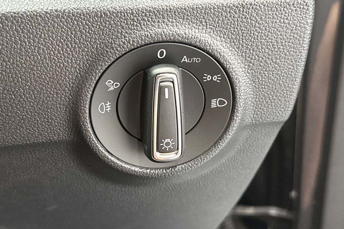 2024 Volkswagen T-Roc 140TSI R-Line D11