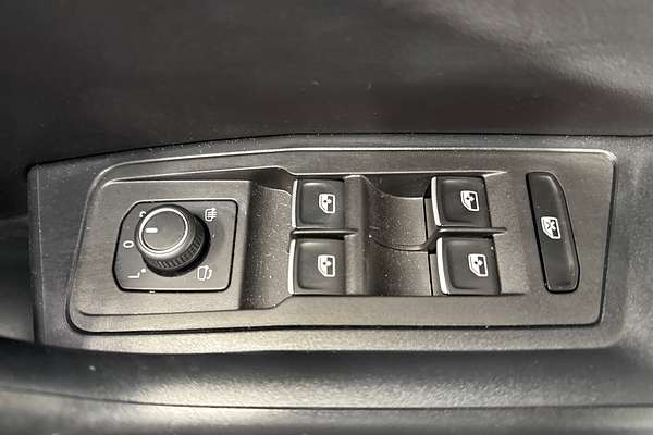 2024 Volkswagen T-Roc 140TSI R-Line D11