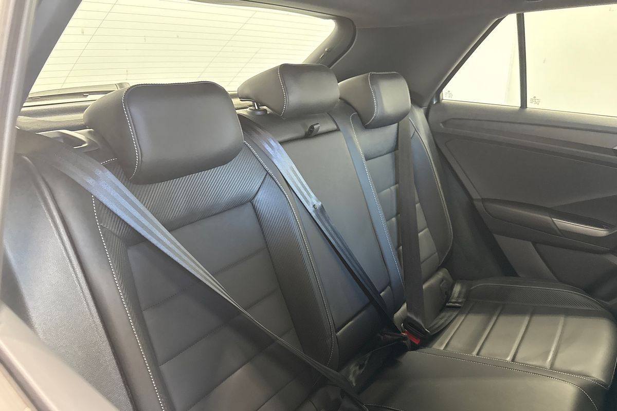 2024 Volkswagen T-Roc 140TSI R-Line D11