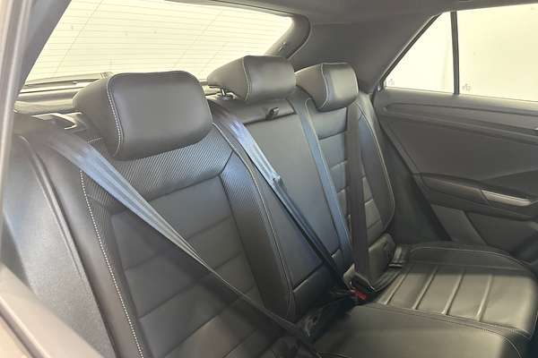 2024 Volkswagen T-Roc 140TSI R-Line D11