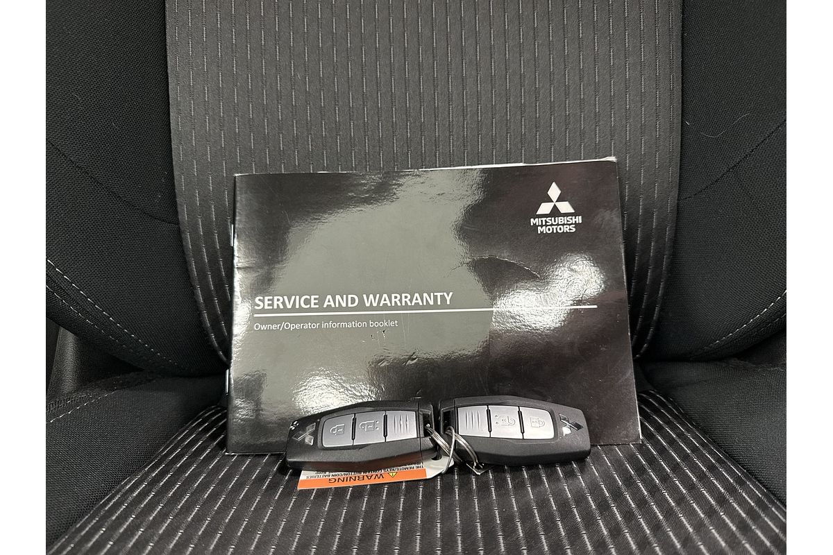 2023 Mitsubishi Outlander ES ZM