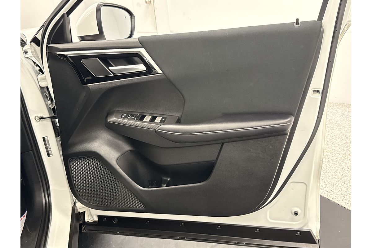 2023 Mitsubishi Outlander ES ZM