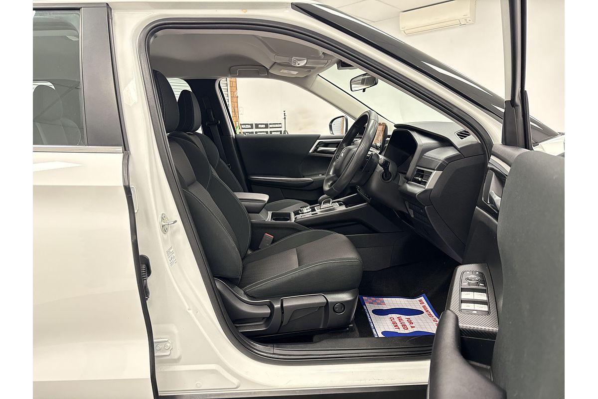 2023 Mitsubishi Outlander ES ZM