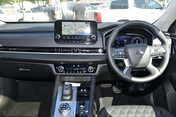 2024 Mitsubishi Outlander PHEV Exceed ZM