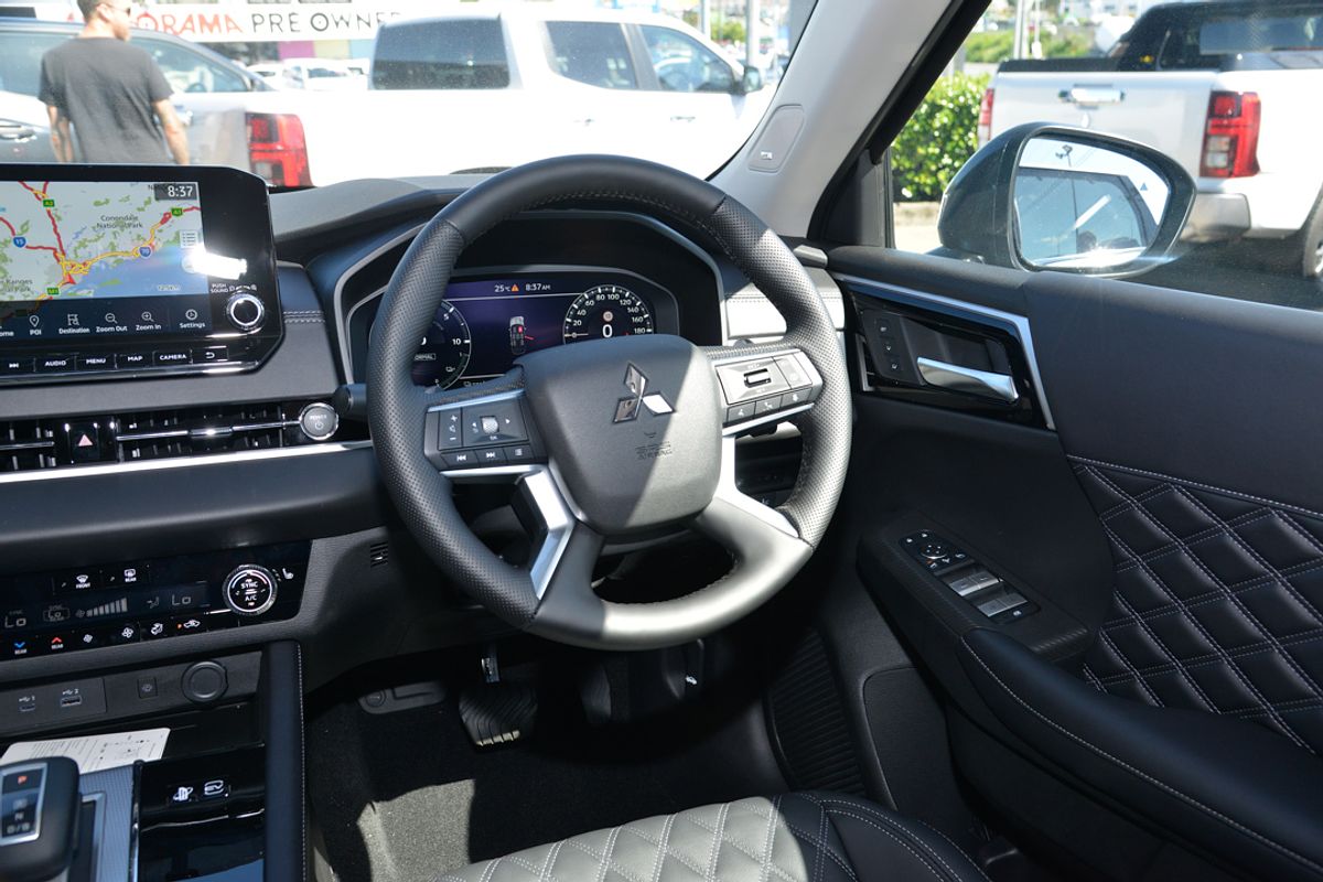 2024 Mitsubishi Outlander PHEV Exceed ZM