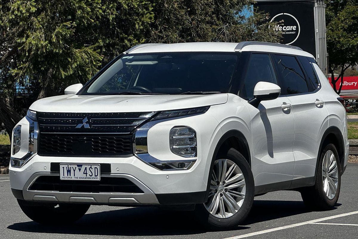 2023 Mitsubishi Outlander LS ZM