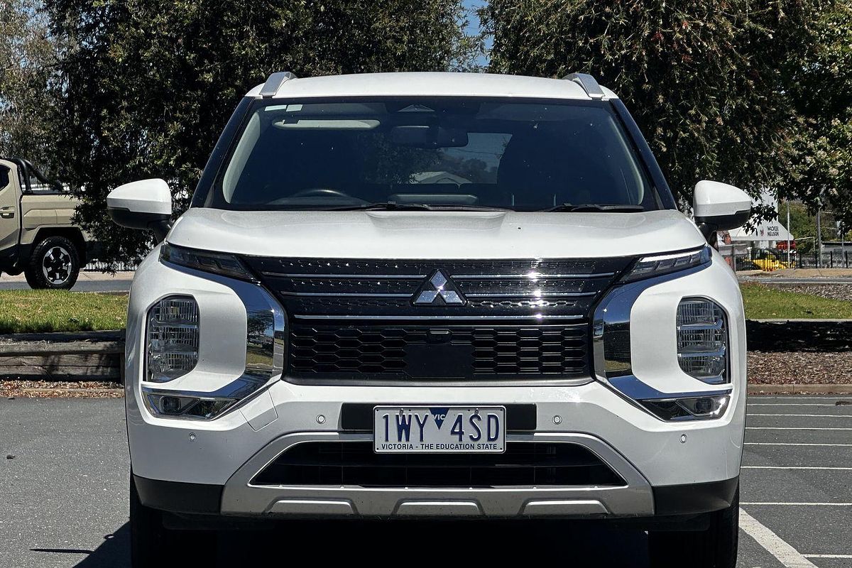 2023 Mitsubishi Outlander LS ZM