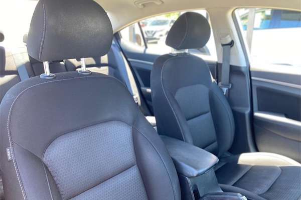 2017 Hyundai Elantra Active AD