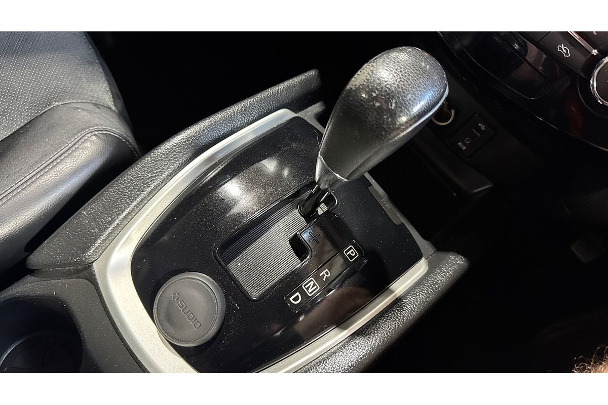 2014 Nissan X-TRAIL ST-L T32