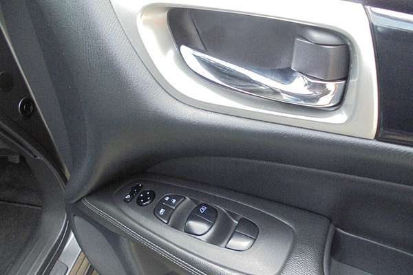 2019 Nissan Pathfinder ST R52 Series III