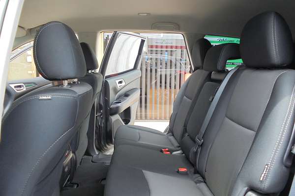 2019 Nissan Pathfinder ST R52 Series III