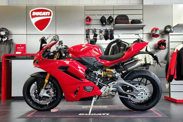 2025 Ducati PANIGALE V2S