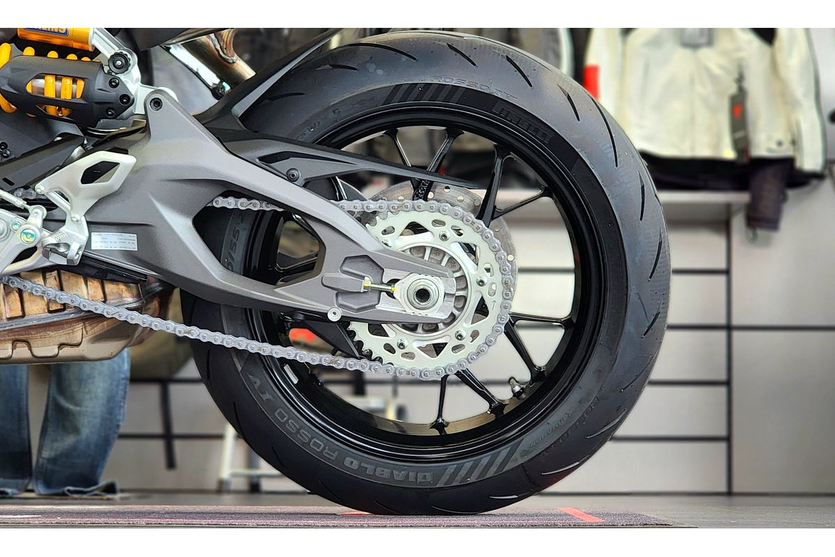 2025 Ducati PANIGALE V2S