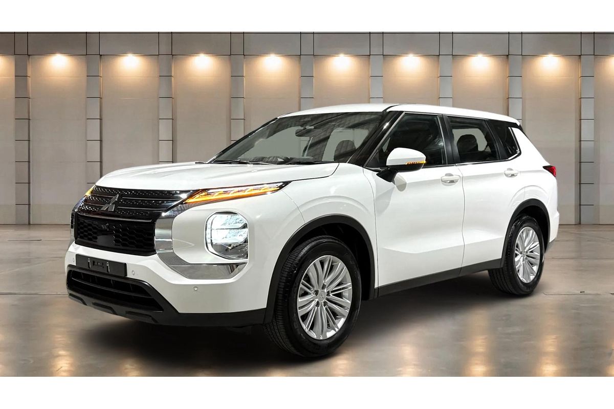 2023 Mitsubishi Outlander ES ZM
