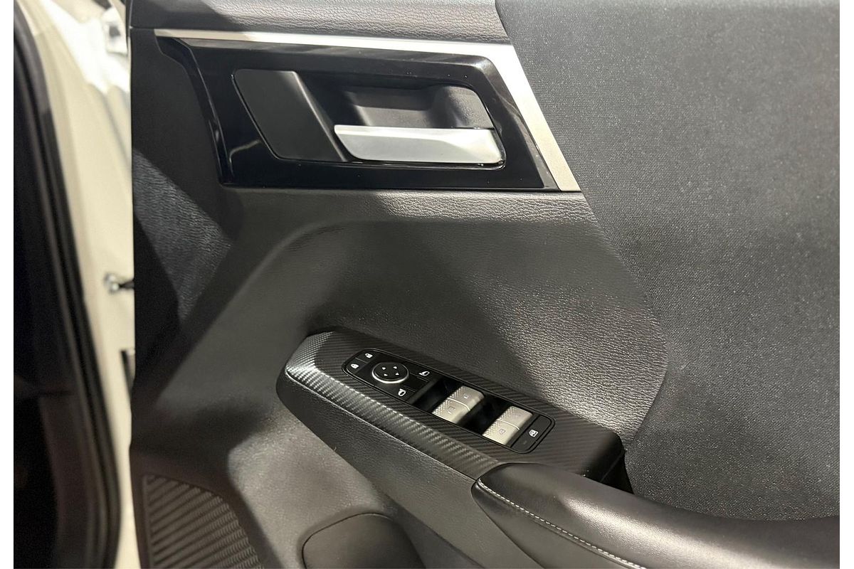 2023 Mitsubishi Outlander ES ZM