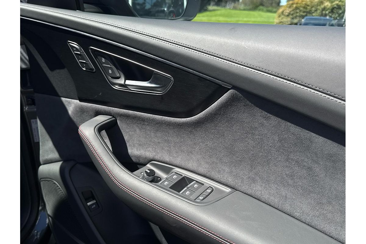 2025 Audi RS Q8 TFSI performance F1