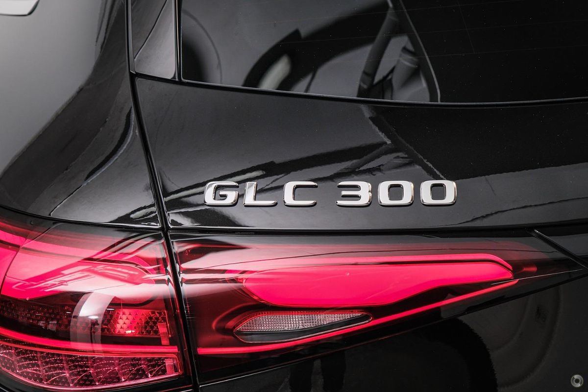 2025 Mercedes-Benz GLC-Class GLC300 X254