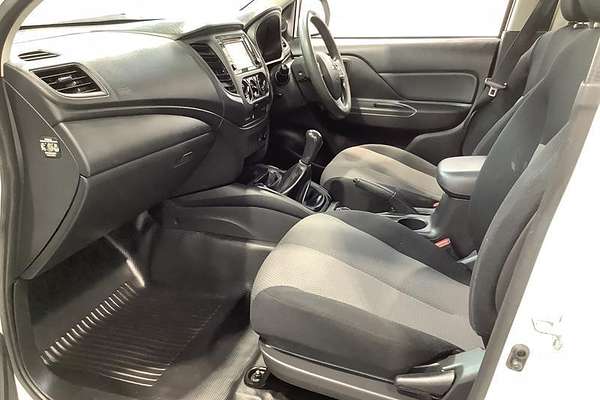 2021 Mitsubishi Triton GLX MR 4X4