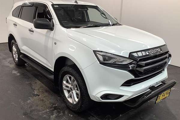 2022 Isuzu MU-X LS-M