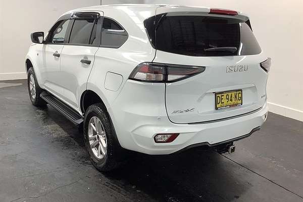 2022 Isuzu MU-X LS-M