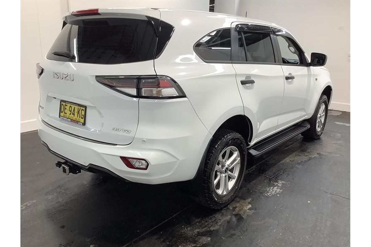 2022 Isuzu MU-X LS-M