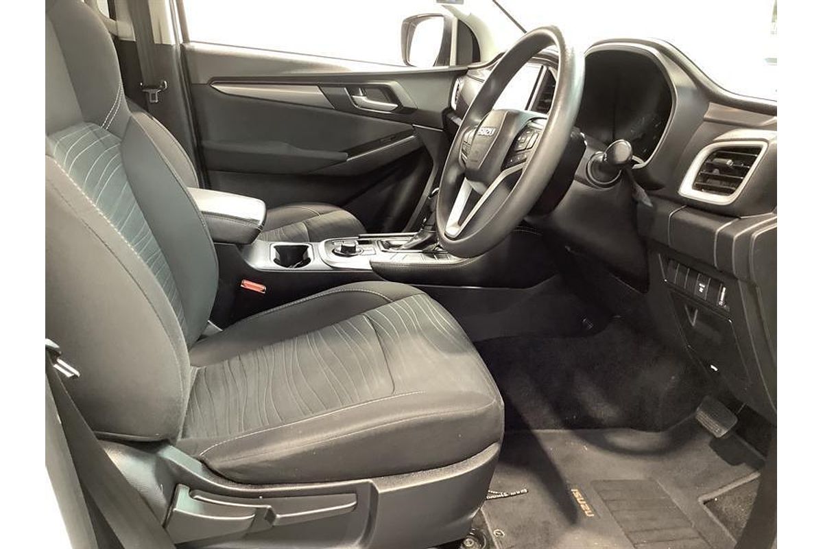 2022 Isuzu MU-X LS-M