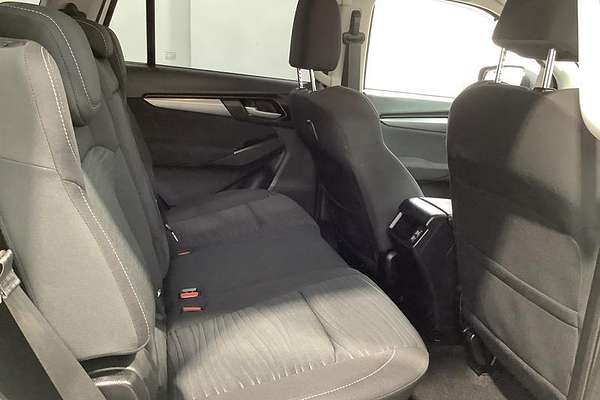 2022 Isuzu MU-X LS-M