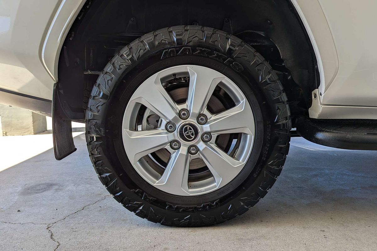 2022 Toyota Landcruiser GXL FJA300R