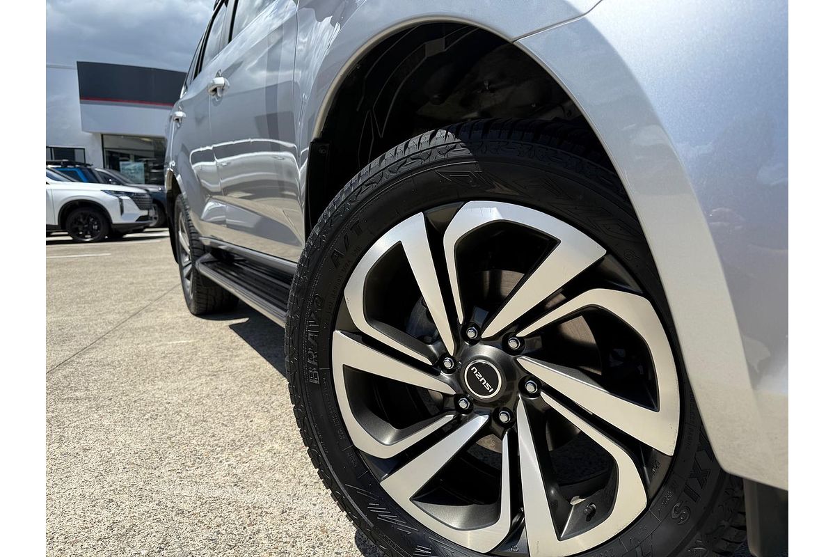 2022 Isuzu MU-X LS-T