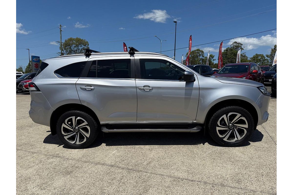 2022 Isuzu MU-X LS-T