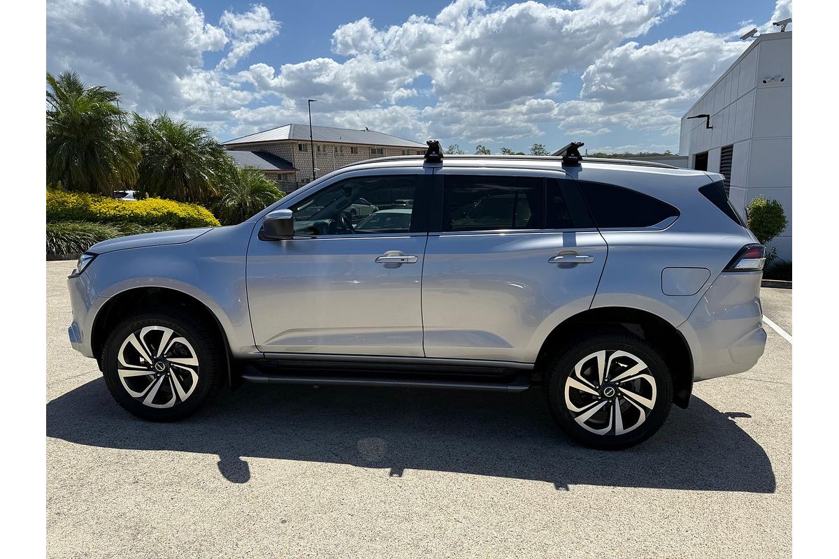 2022 Isuzu MU-X LS-T