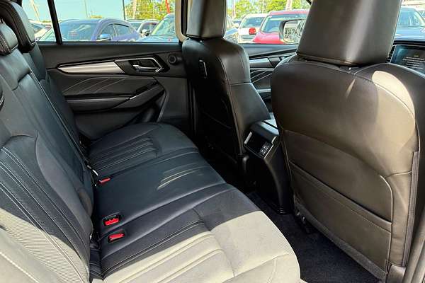 2022 Isuzu MU-X LS-T