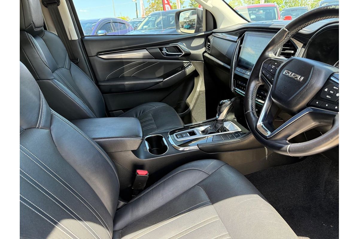 2022 Isuzu MU-X LS-T