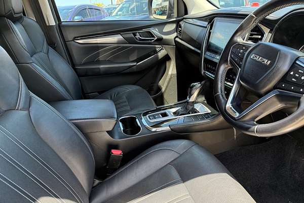 2022 Isuzu MU-X LS-T