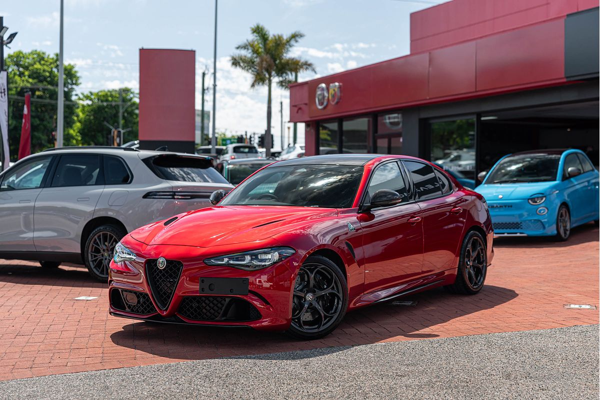 2025 Alfa Romeo Giulia Quadrifoglio Super Sport Series 5