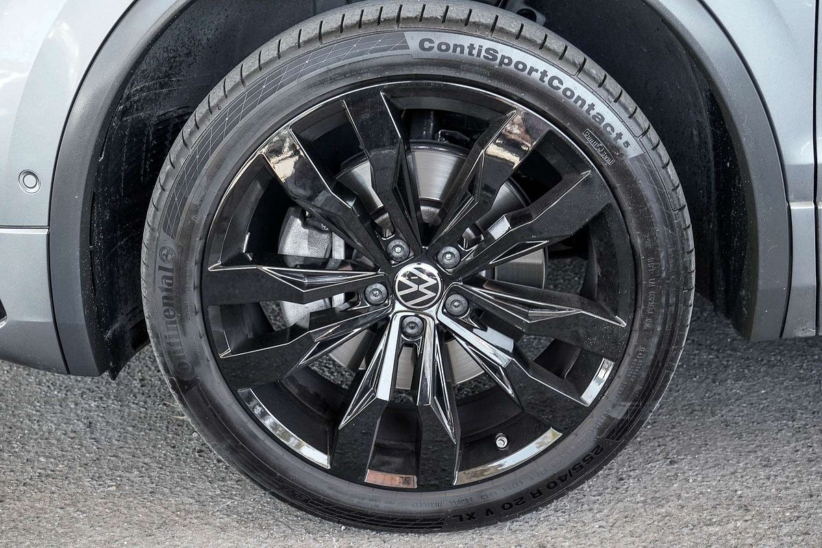 2024 Volkswagen Tiguan Wolfsburg Edition Allspace 5N