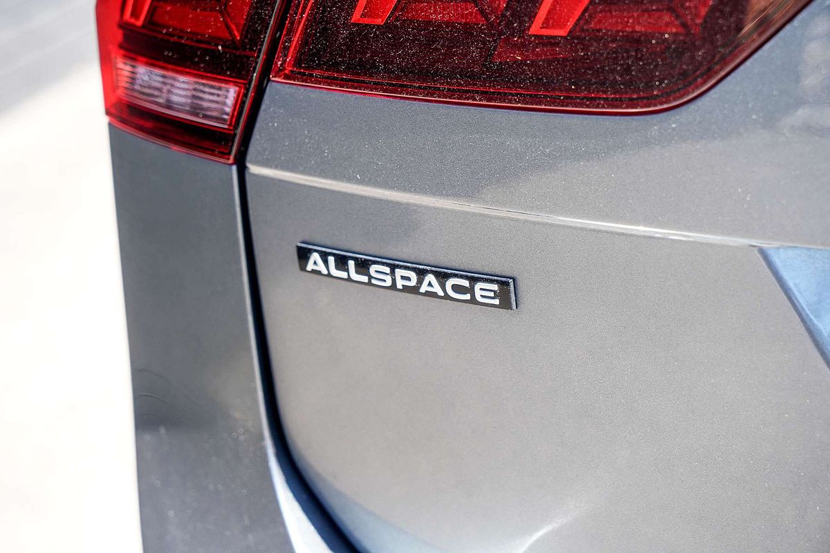 2024 Volkswagen Tiguan Wolfsburg Edition Allspace 5N