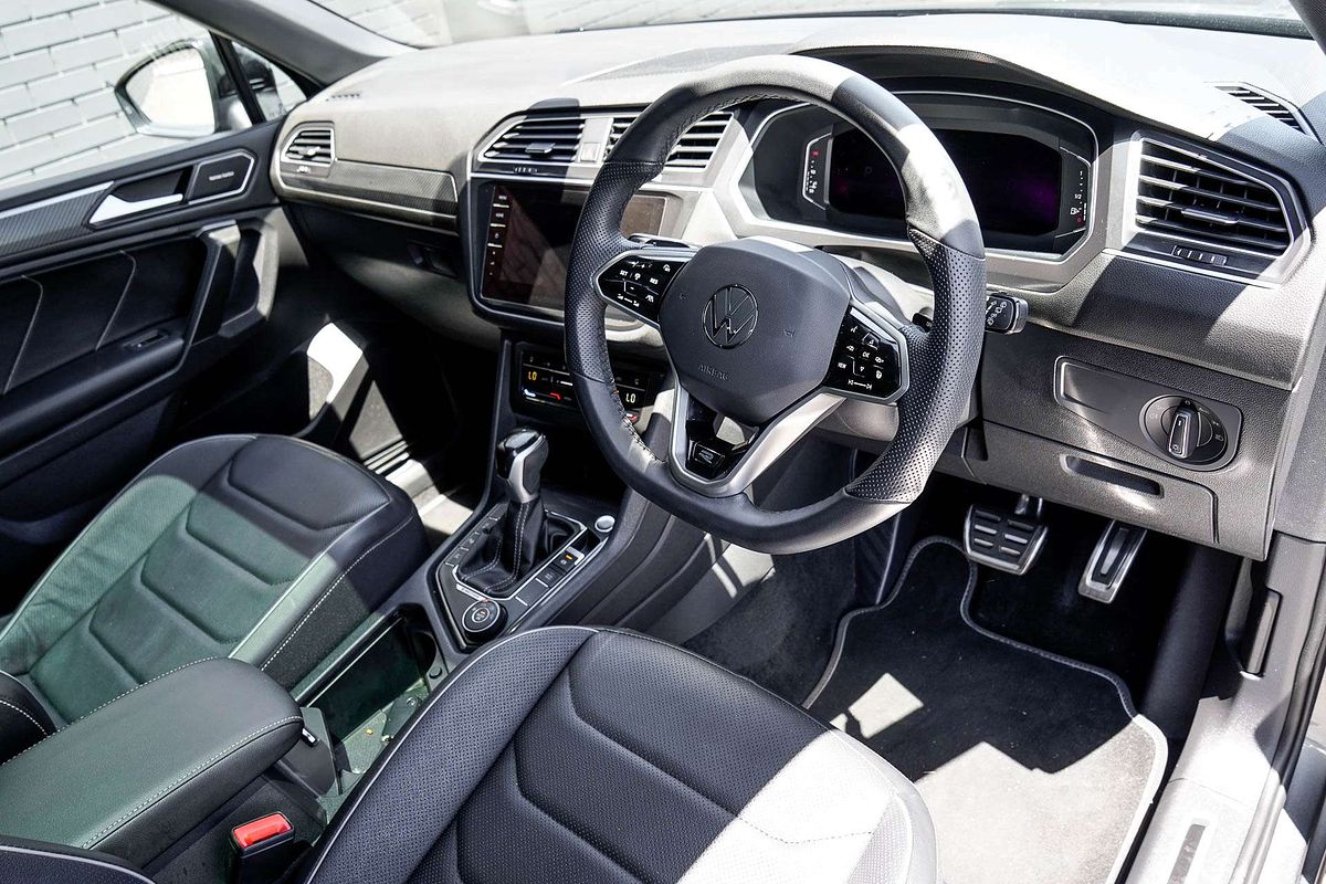 2024 Volkswagen Tiguan Wolfsburg Edition Allspace 5N