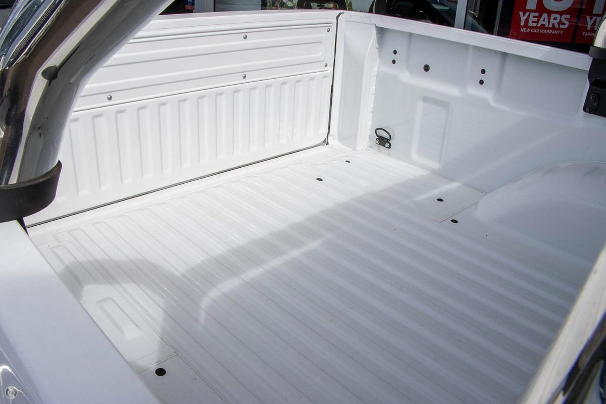 2025 Nissan Navara ST D23 4X4