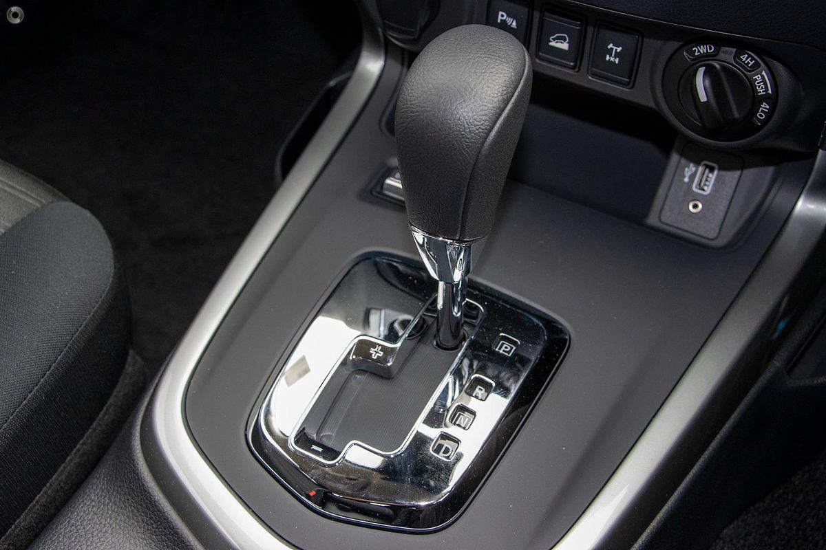 2025 Nissan Navara ST D23 4X4