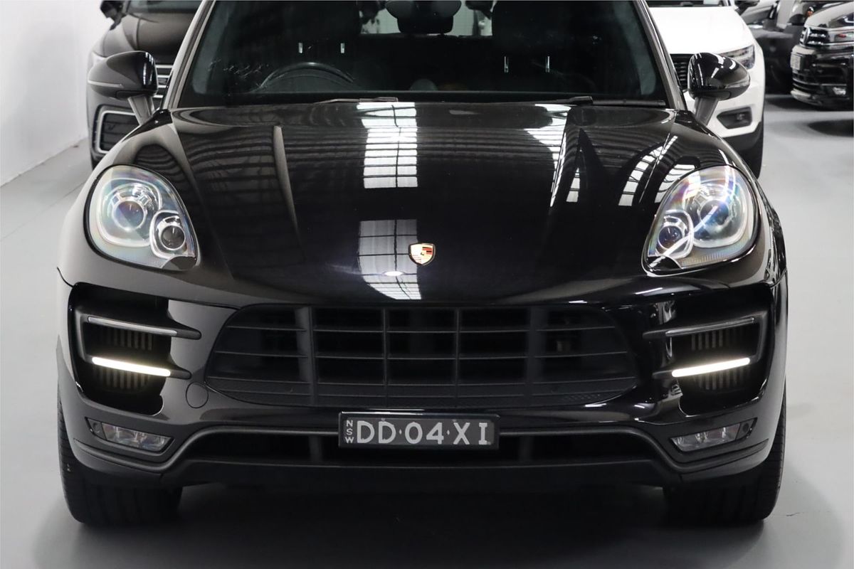 2015 Porsche Macan Turbo 95B