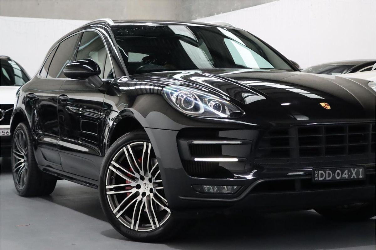 2015 Porsche Macan Turbo 95B