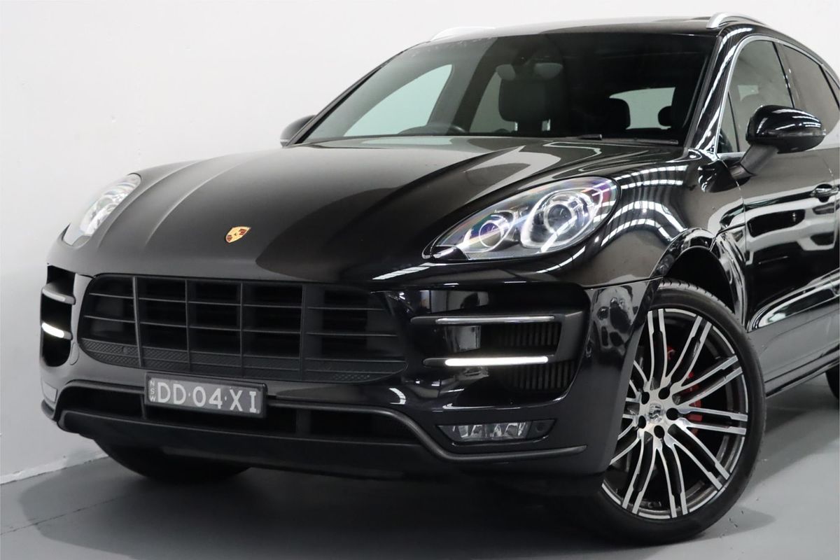 2015 Porsche Macan Turbo 95B