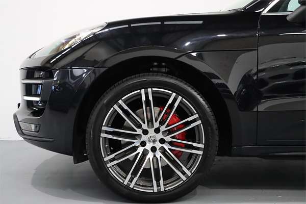 2015 Porsche Macan Turbo 95B