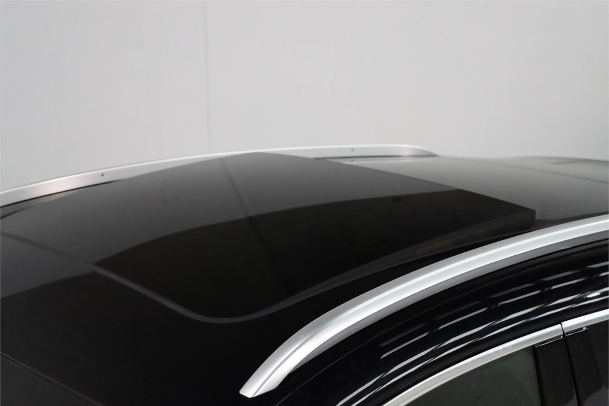 2015 Porsche Macan Turbo 95B