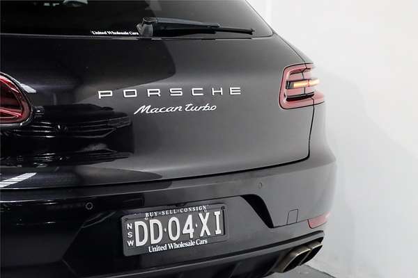 2015 Porsche Macan Turbo 95B