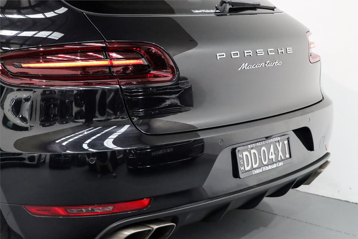 2015 Porsche Macan Turbo 95B