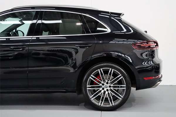 2015 Porsche Macan Turbo 95B