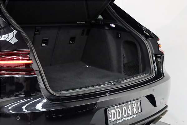 2015 Porsche Macan Turbo 95B